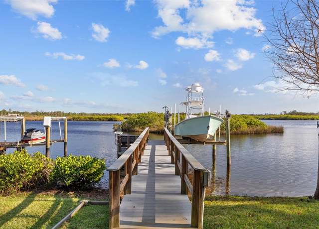 Property at 1881 Riveredge Dr, Tarpon Springs, FL 34689, 4 beds, 2.5 baths