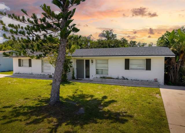 Property at 460 Briarwood Rd, Venice, FL 34293, 4 beds, 4 baths
