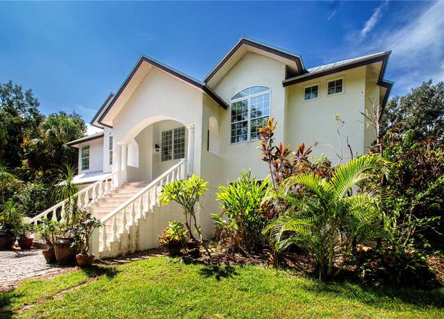 Property at 1422 Lightfoot Rd, Wimauma, FL 33598, 4 beds, 3 baths