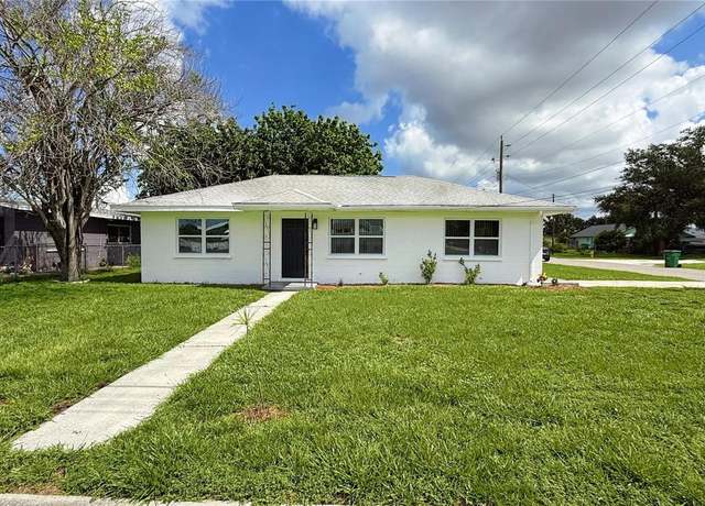 Property at 2002 10th St W, Palmetto, FL 34221, 2 beds, 1 bath