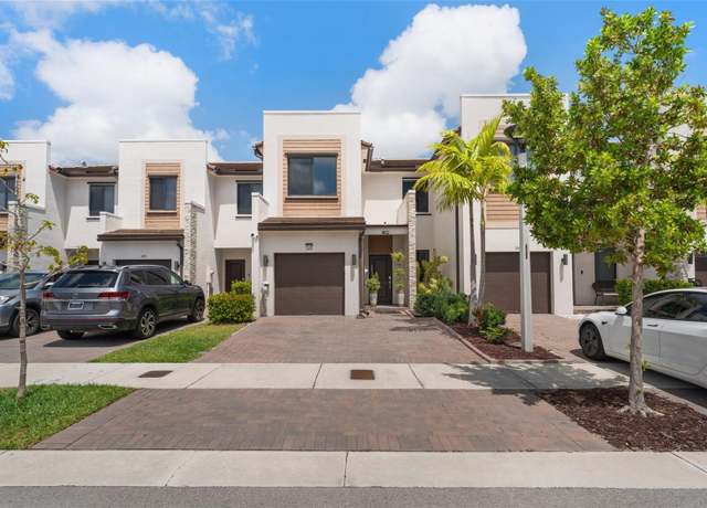 Property at 549 NE 206th Ln, Miami, FL 33179, 3 beds, 2.5 baths
