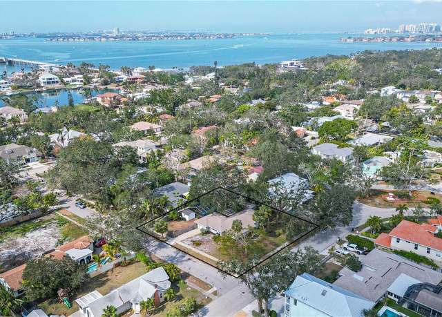 Property at 3716 Camino Real, Sarasota, FL 34239, 3 beds, 2.5 baths