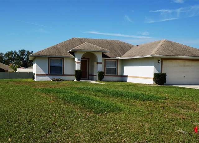 Property at 137 Country Lakes Cir, Groveland, FL 34736, 3 beds, 2 baths