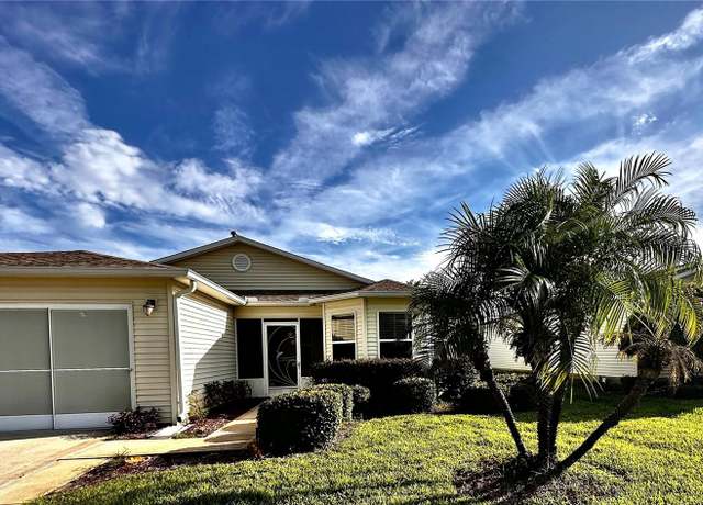 Property at 327 Bentwood Dr, Leesburg, FL 34748, 2 beds, 2 baths