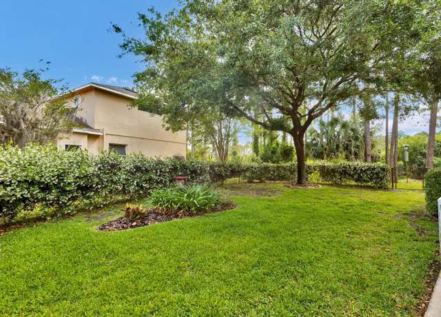 Property at 13 Portland Pl, Palm Coast, FL 32164, 3 beds, 2 baths