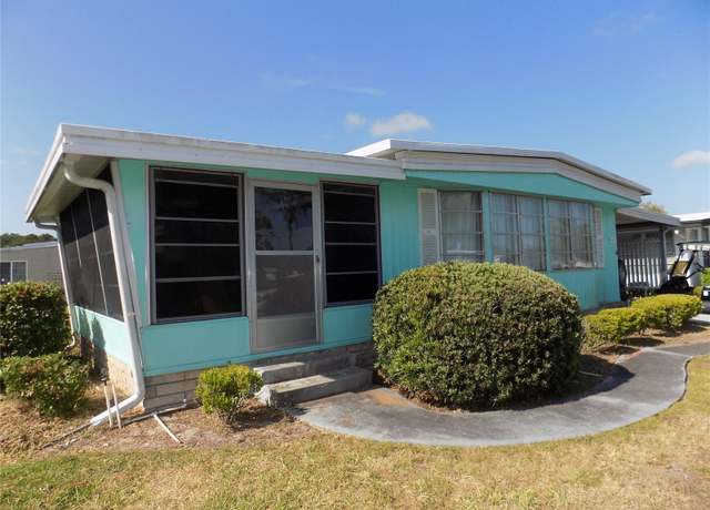 Property at 323 Hawthorne Blvd, Leesburg, FL 34748, 2 beds, 2 baths
