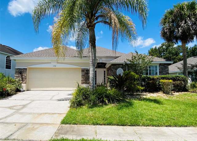 Property at 1748 Golfview Dr, Kissimmee, FL 34746, 4 beds, 3 baths