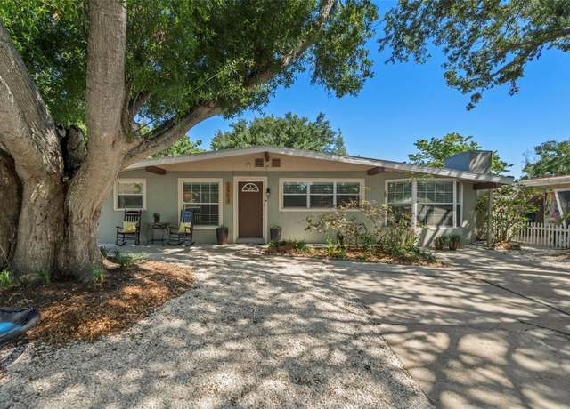 Property at 2903 W Paxton Ave, Tampa, FL 33611, 4 beds, 2 baths