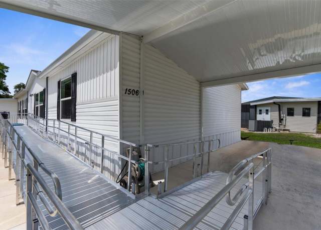 Property at 15061 Brookridge Blvd, Brooksville, FL 34613, 3 beds, 2 baths