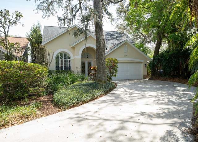Property at 2206 Green Oaks Ln, Tampa, FL 33612, 3 beds, 3 baths