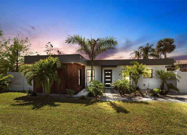 Property at 106 Playmore Dr, Venice, FL 34293, 3 beds, 2 baths