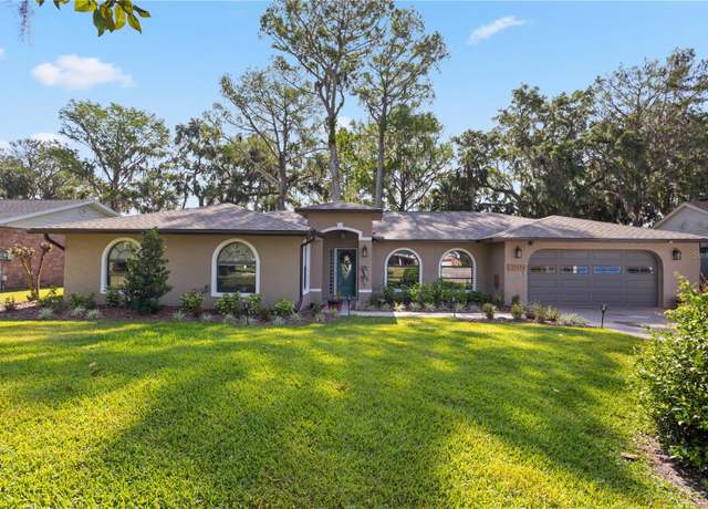 Property at 35624 Cypress Ct, Leesburg, FL 34788, 3 beds, 2 baths