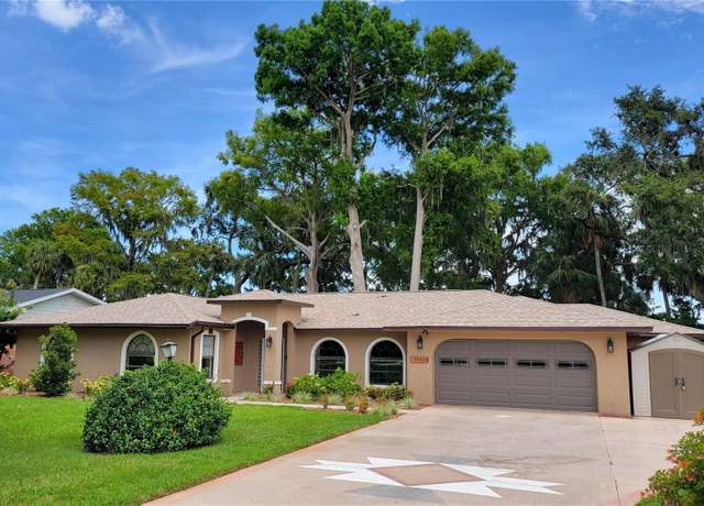 Property at 35624 Cypress Ct, Leesburg, FL 34788, 3 beds, 2 baths