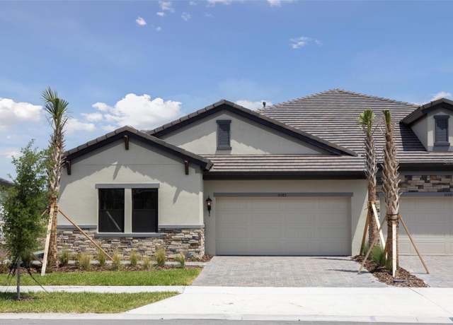 Property at 35587 Stableton Ln, Zephyrhills, FL 33541, 2 beds, 2.5 baths