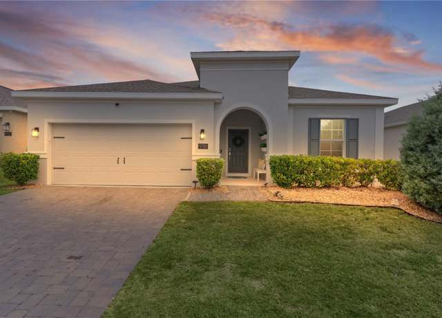 Property at 916 Carmillion Ct, Groveland, FL 34736, 4 beds, 2 baths