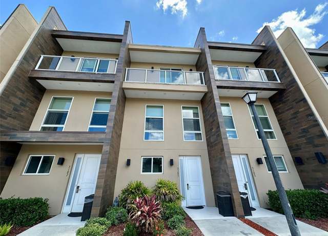 Property at 3185 Brasilia Ave, Kissimmee, FL 34747, 4 beds, 4.5 baths