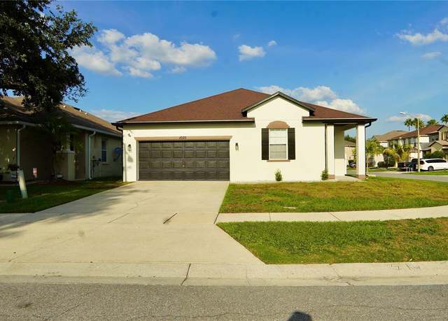 Property at 1025 Belvoir Dr, Kissimmee, FL 34744, 4 beds, 3 baths
