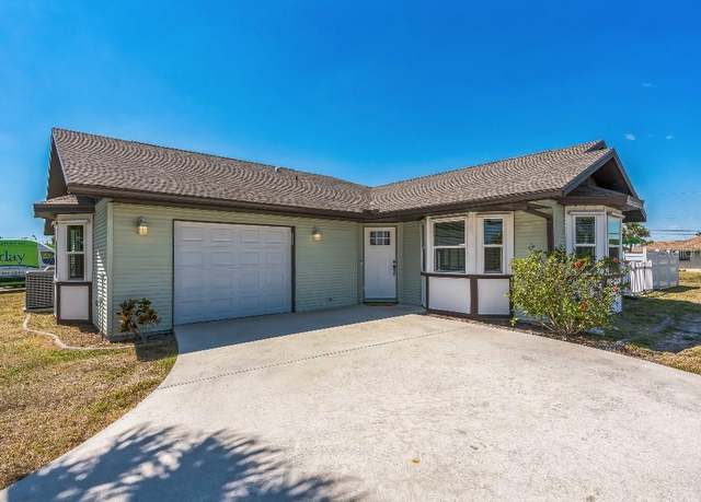 Property at 10526 Deerwood Ave, Englewood, FL 34224, 2 beds, 2 baths