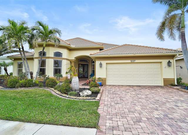 Property at 1227 Tuscany Blvd, Venice, FL 34292, 3 beds, 3 baths