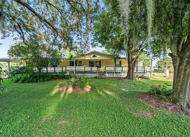 Property at 126 Bermuda Ct, Winter Haven, FL 33880, 4 beds, 2 baths