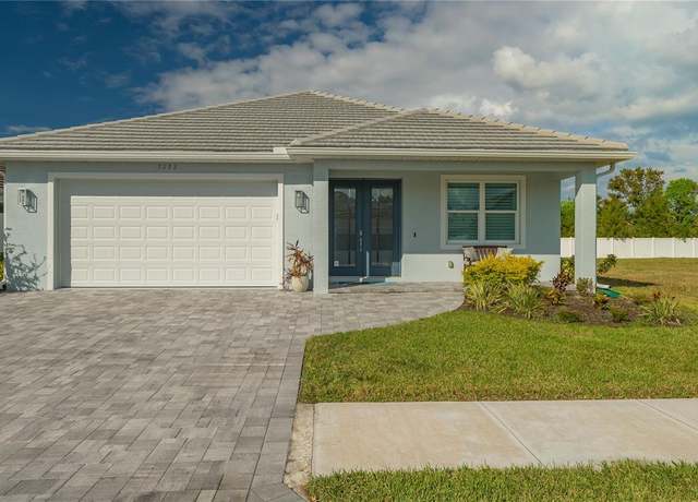 Property at 5252 Willow Lake Ct, Sarasota, FL 34233, 3 beds, 2 baths