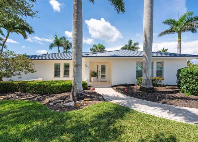 Property at 947 S Town And River Dr, Fort Myers, FL 33919, 4 beds, 3.5 baths