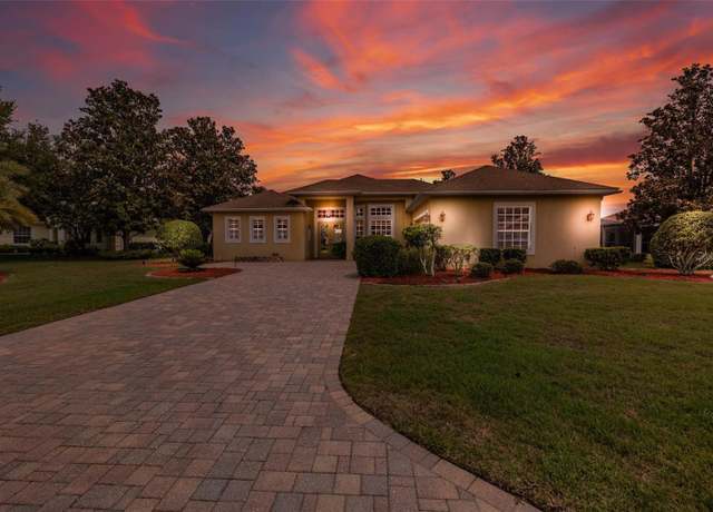 Property at 8308 Mobile Cir, Weeki Wachee, FL 34613, 3 beds, 3 baths