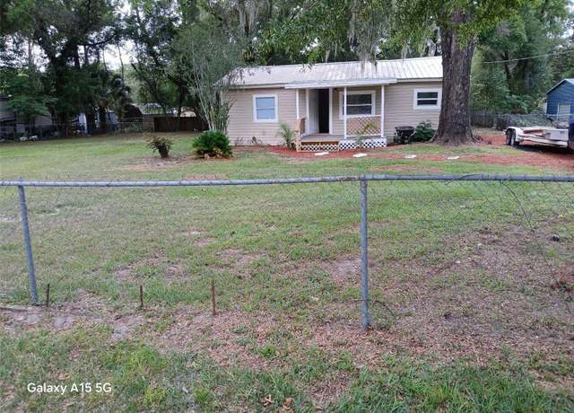 Property at 2212 NE 11 Ct, Ocala, FL 34470, 2 beds, 1 bath