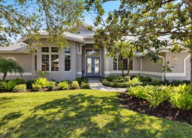 Property at 8579 Woodbriar Dr, Sarasota, FL 34238, 3 beds, 3.5 baths