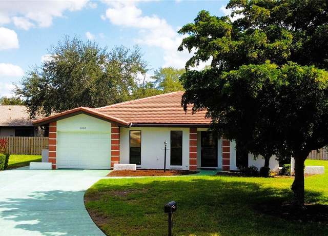 Property at 3002 Vivienda Dr #22, Bradenton, FL 34207, 2 beds, 2 baths