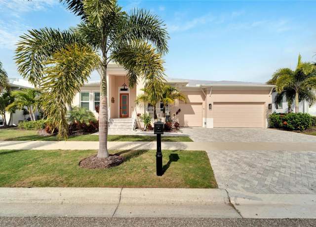 Property at 705 Pinckney Dr, Apollo Beach, FL 33572, 4 beds, 4 baths