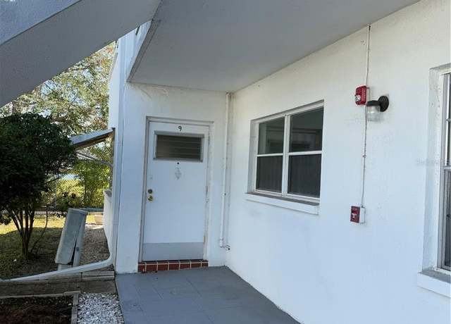 Property at 5895 18th St N #9, St Petersburg, FL 33714, 2 beds, 1 bath