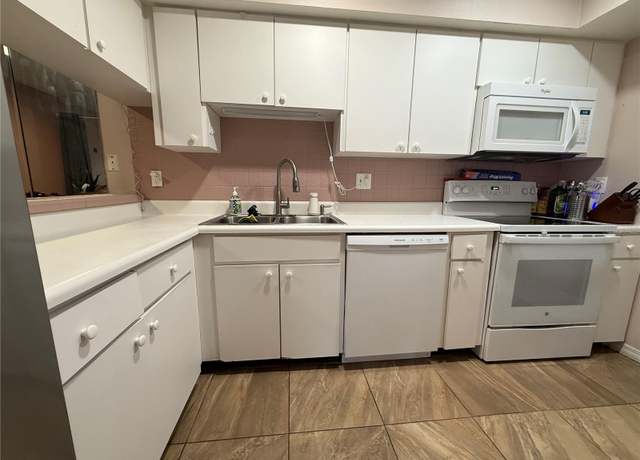 Property at 2906 Lichen Ln Unit B, Clearwater, FL 33760, 2 beds, 2 baths