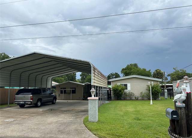 Property at 24505 Snail Rd, Astor, FL 32102, 2 beds, 2 baths