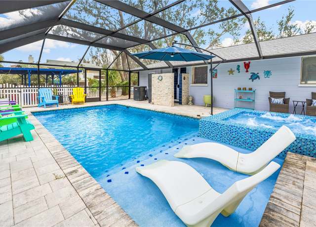 Property at 531 Edlee Ln, Longboat Key, FL 34228, 3 beds, 2 baths