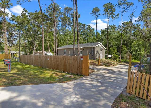 Property at 1611 Creekwood Run, Lakeland, FL 33809, 2 beds, 2 baths