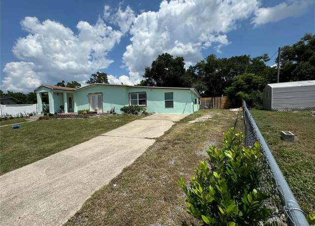 Property at 812 Lily Ct, Deltona, FL 32725, 5 beds, 3 baths