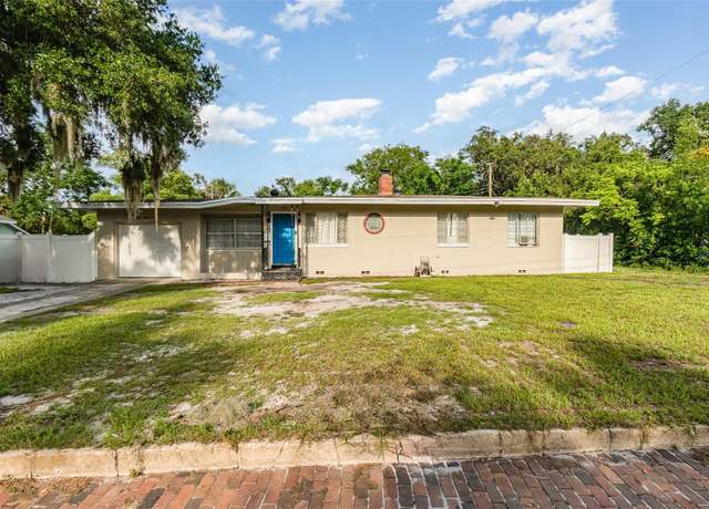 Property at 131 N Central Ave, Apopka, FL 32703, 3 beds, 2 baths