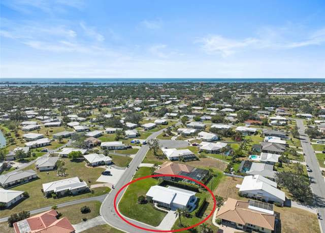 Property at 308 Matisse Cir E, Nokomis, FL 34275, 3 beds, 2 baths