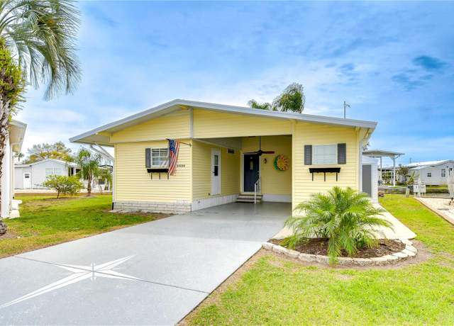 Property at 35246 Tiffani Ct, Zephyrhills, FL 33541, 2 beds, 1 bath