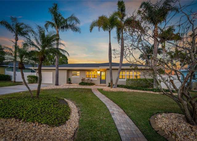 Property at 714 Bayshore Dr, Tarpon Springs, FL 34689, 4 beds, 3 baths