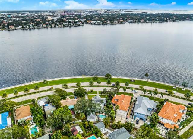 Property at 829 Bayshore Blvd, Tampa, FL 33606, 4 beds, 3.5 baths