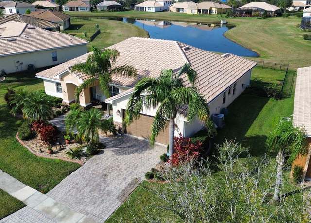 Property at 4018 Navigator Way, Kissimmee, FL 34746, 4 beds, 2 baths