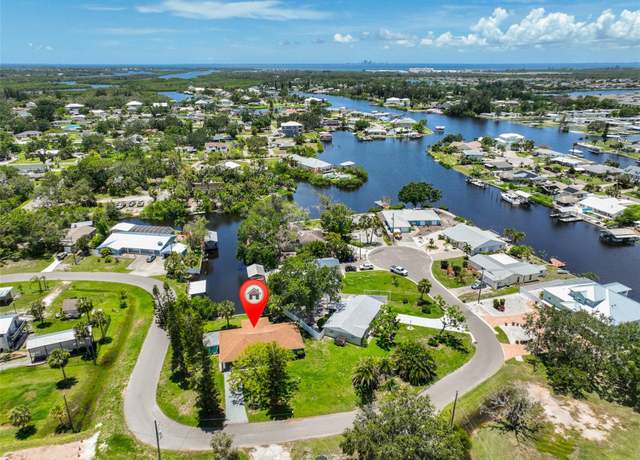 Property at 301 Carlyle Blvd, Ruskin, FL 33570, 3 beds, 2 baths