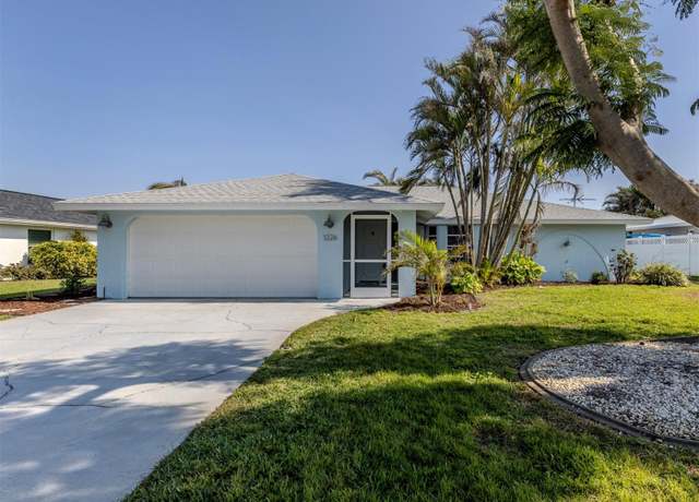 Property at 1226 Pine Needle Rd, Venice, FL 34285, 2 beds, 2 baths