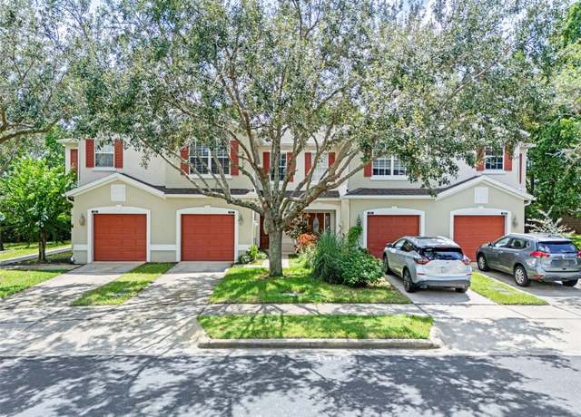 Property at 107 Royal Crest Ct, Apopka, FL 32712, 3 beds, 2.5 baths