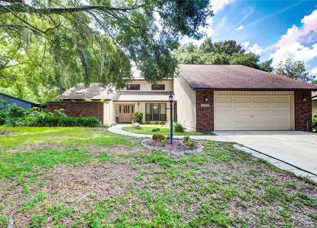 Property at 35070 Smoketree Ln, Dade City, FL 33523, 3 beds, 2 baths