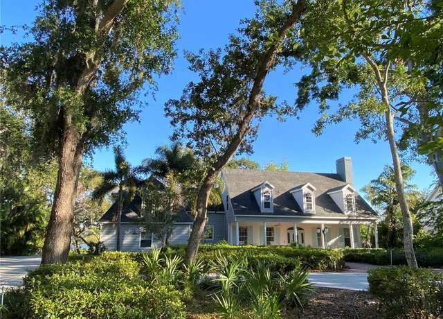 Property at 8910 Eagle Watch Dr, Riverview, FL 33578, 4 beds, 3.5 baths