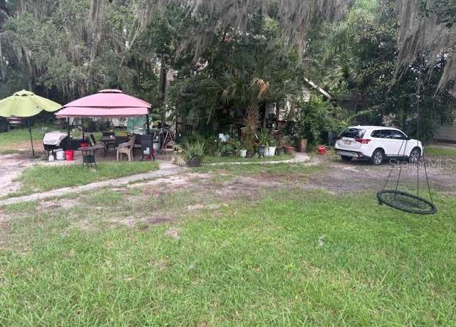 Property at 1807 E Fort King St, Ocala, FL 34471, 3 beds, 1.5 baths