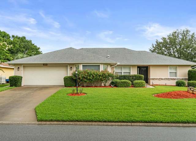 Property at 27100 Racquet Cir, Leesburg, FL 34748, 3 beds, 2 baths